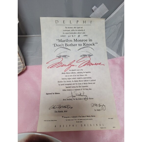 The Marilyn Monroe "Don't Bother To Knock" Collection Plate By Delphi - Picture 2 of 4